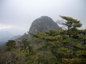 鷹ノ巣山三の岳